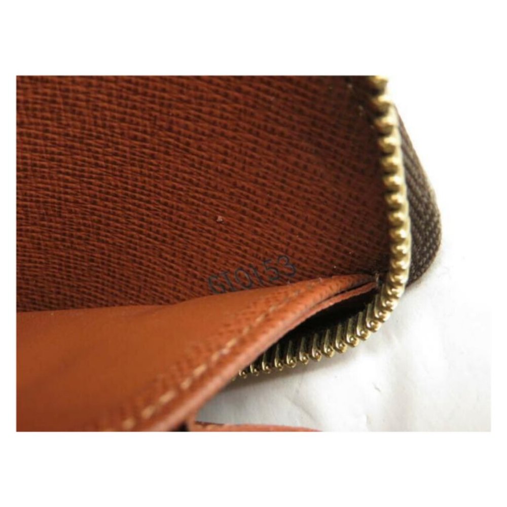 100% AUTH LOUIS VUITTON MONOGRAM ZIPPY WALLET - Picture 11 of 15